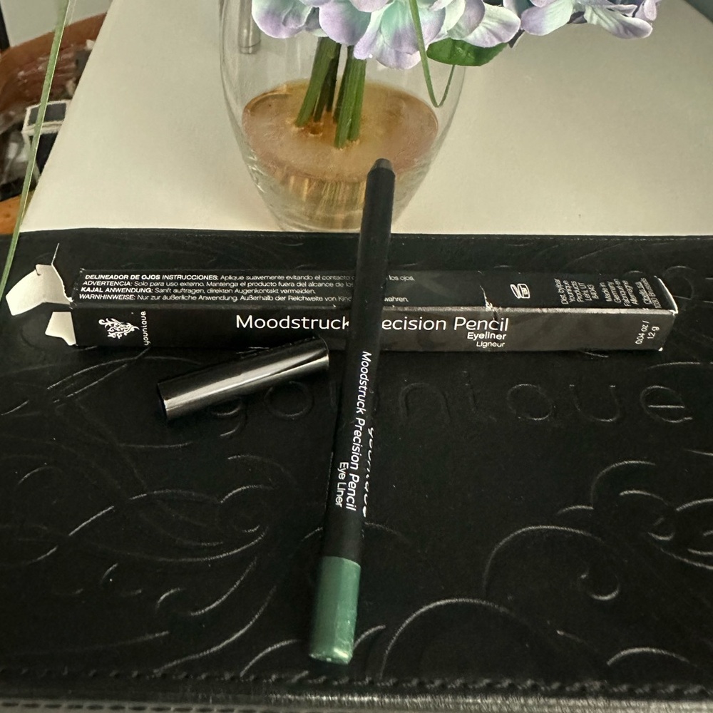 Younique MOODSTRUCK Precision Pencil Eye Liner-Prosperous